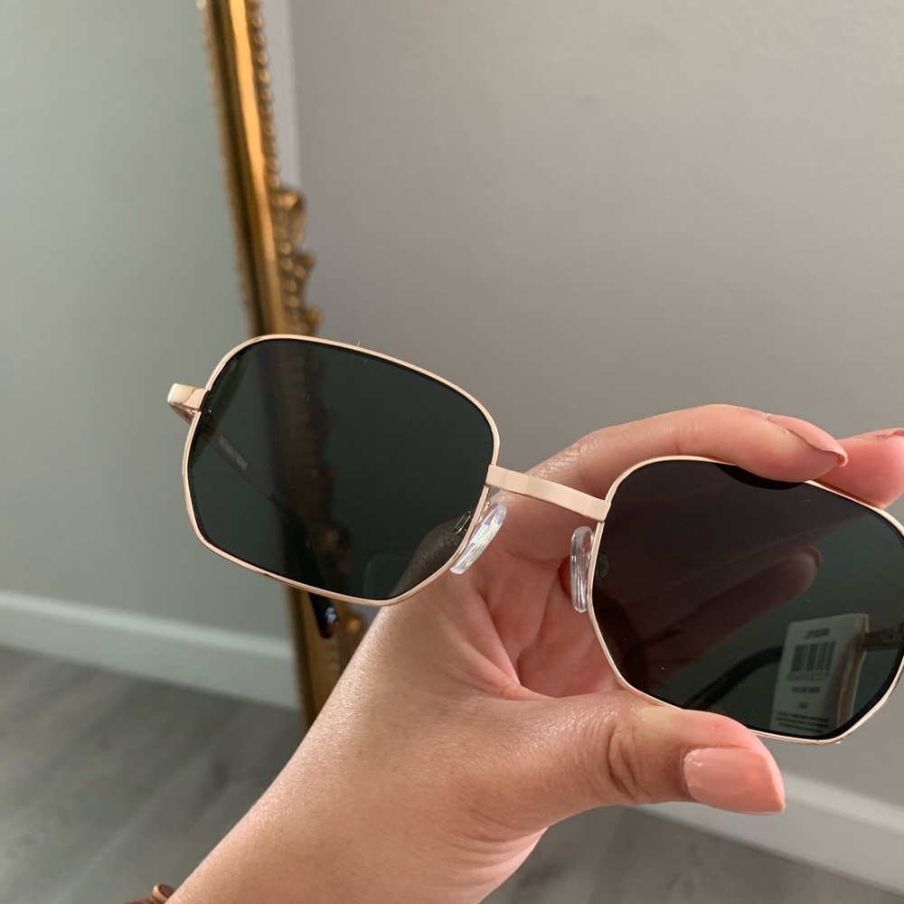 NWT Le Specs The Flash rectangle sunglasses
